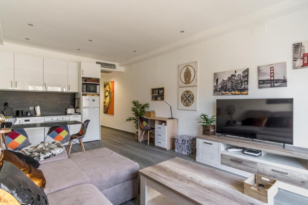 Appartement Brigth- Pool Parking-1bd 1bth-prado